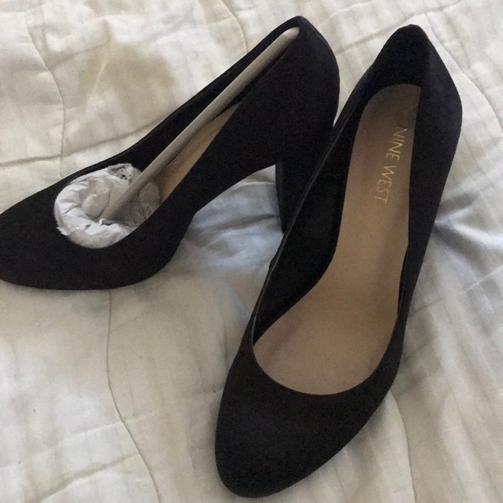 NINE WEST BLACK PUMPS SIZE 8